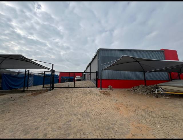 307M² WAREHOUSE TO LET IN FERNDALE